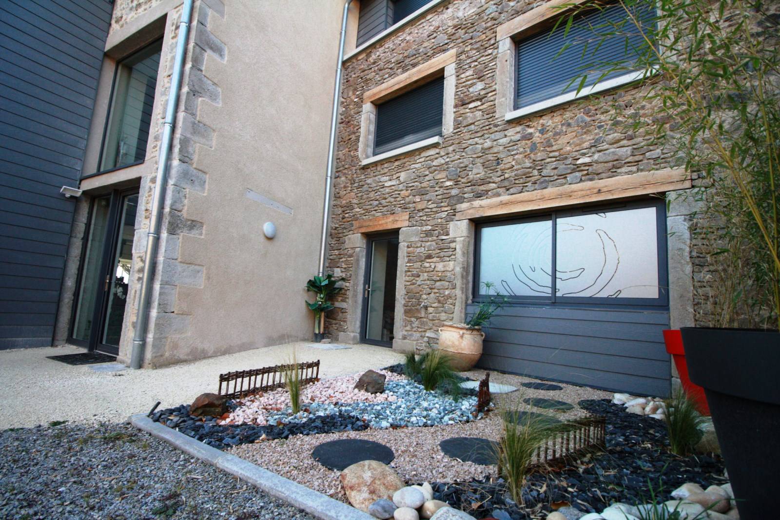 Vente et pose de fenêtres pour bien isoler une vieille bâtisse dans les Mont d’Or à côté de Lyon ?