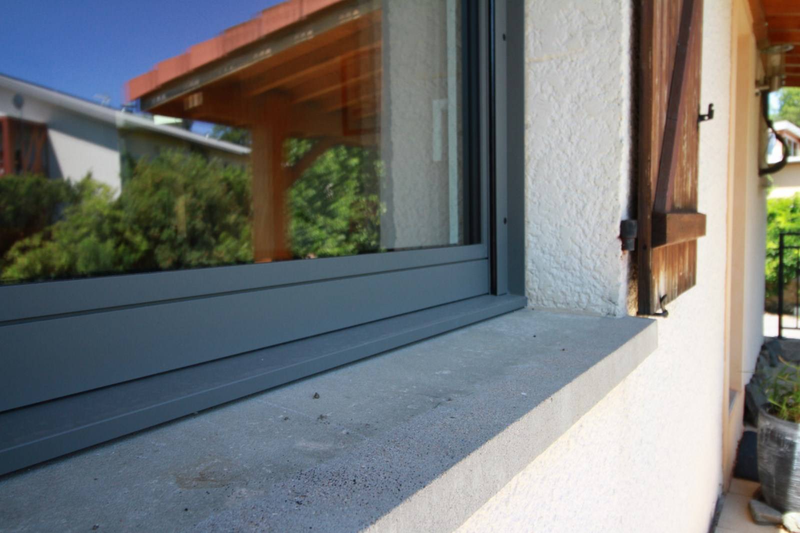 Installation de fenêtres triple vitrage dans l’Ouest de Lyon et la région de Vienne