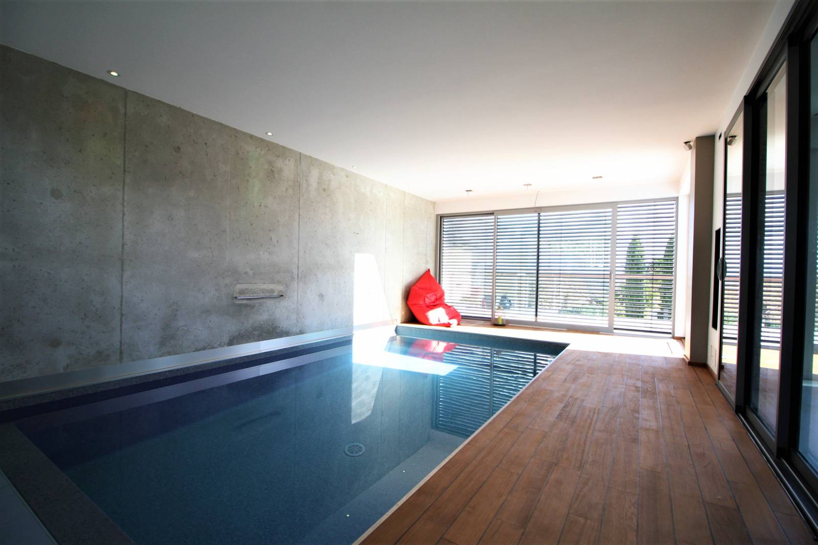 Baies vitrées alu coulissantes de très grande dimension par un professionnel à Limonest dans l’Ouest de Lyon