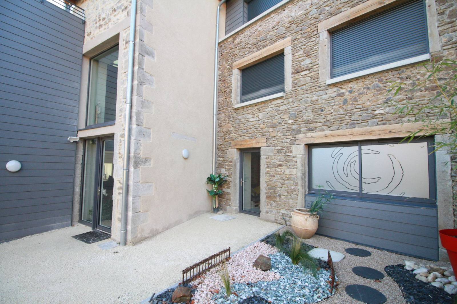 Installation de volet roulant électrique sans fil à Chaponost près de Lyon