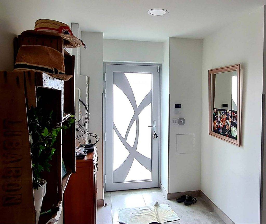 Installation de portes intérieures et extérieures en PVC à Craponne et dans les Monts du Lyonnais (69)