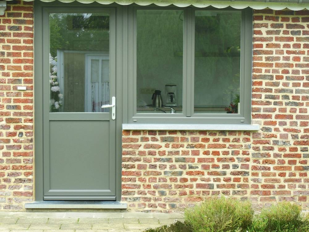 Porte d entrée alu vitrée design Grigny Rhône-Alpes