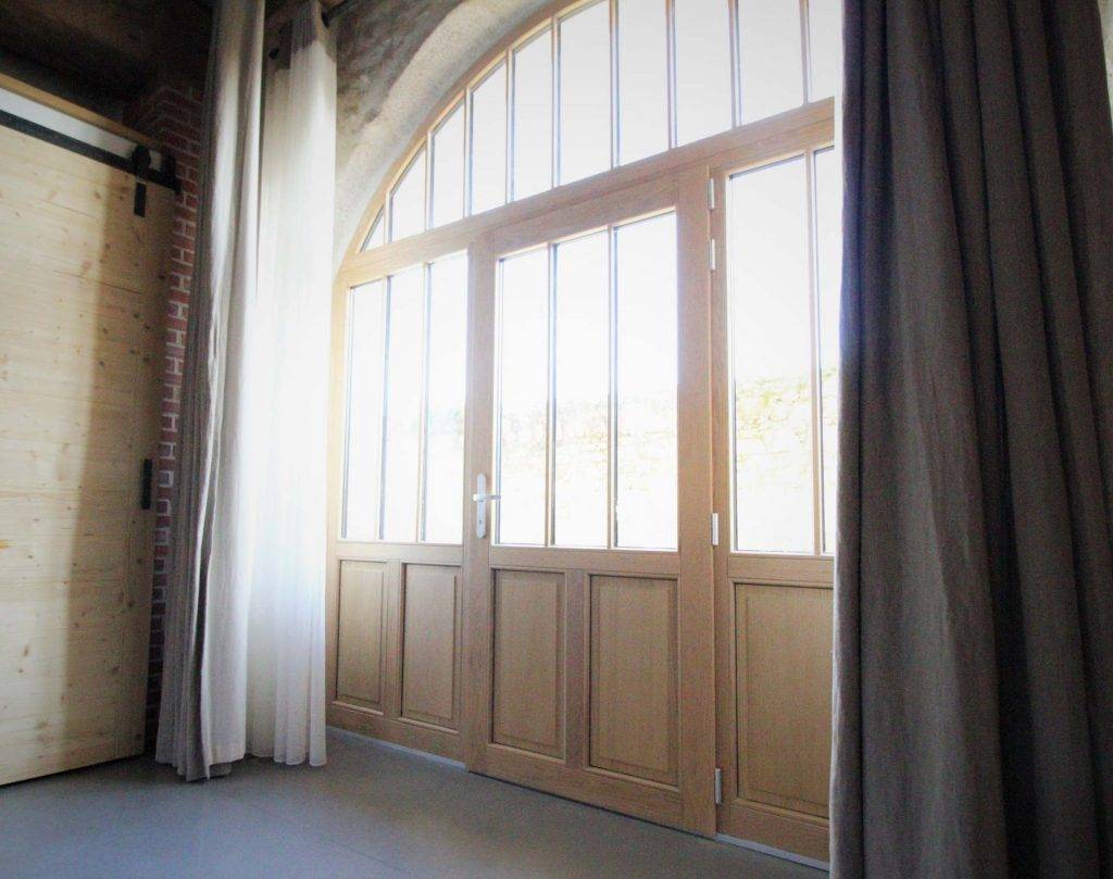 Vente et pose de portes d'entrée en bois à Mornant et sa région