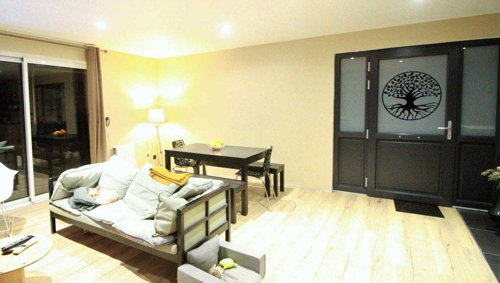 Création de porte d'entrée sur mesure : matériaux, couleur, vitrage à Saint-Genis-Laval et la région de Rive-de-Gier