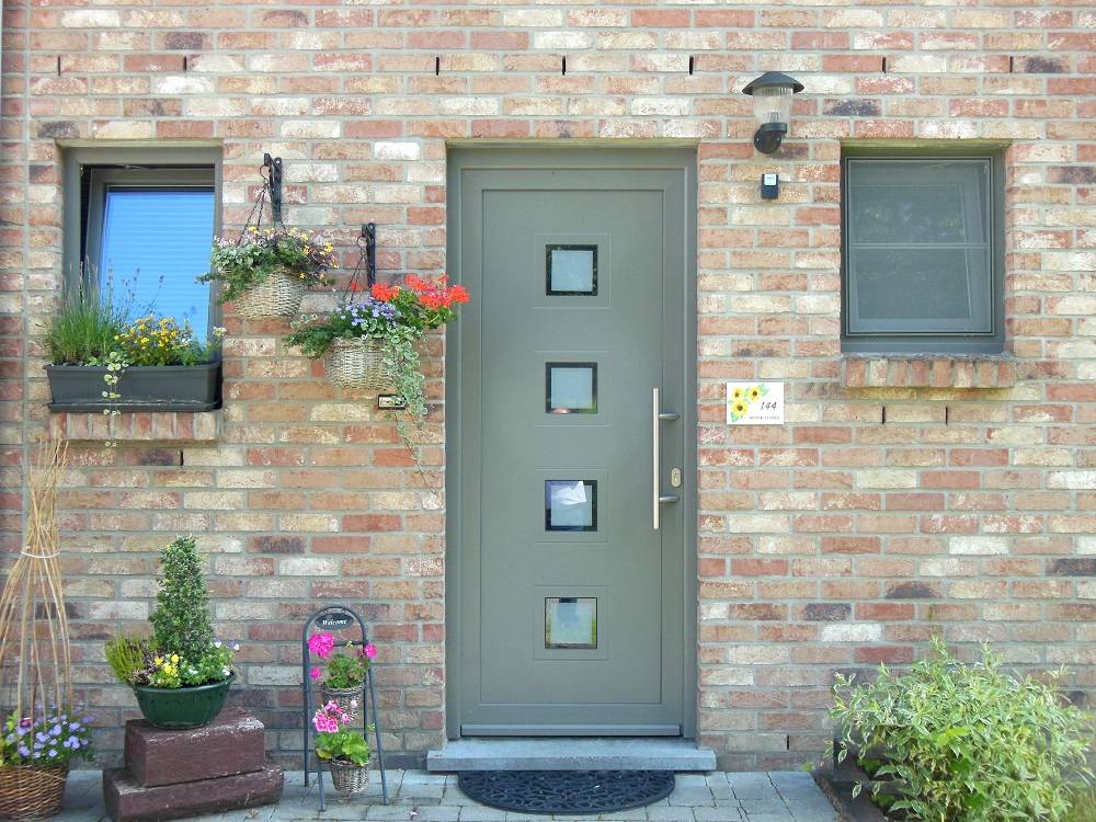 Poser une porte d'entrée PVC en tunnel à Rive-de-Gier dans la Loire (42)