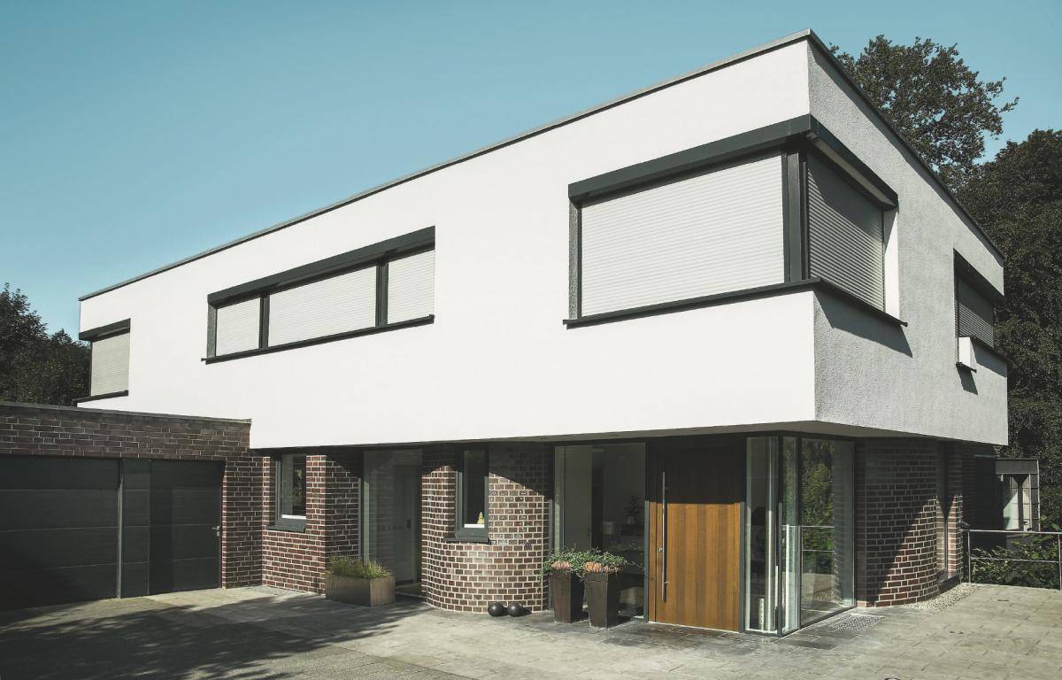 Entreprise experte dans la pose de volets motorisés pour maison à Lyon et en région Auvergne Rhône-Alpes