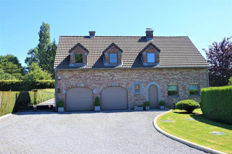 Poser porte d entrée PVC en tunnel Rive-de-Gier Loire (42)