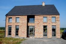 Porte d’entrée en verre anti-effraction pour une habitation située à Brignais dans le Rhône (69) près de Lyon