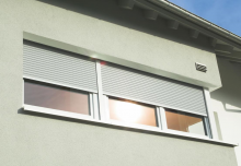 Pose volet roulant électrique dans coffre Chabanière